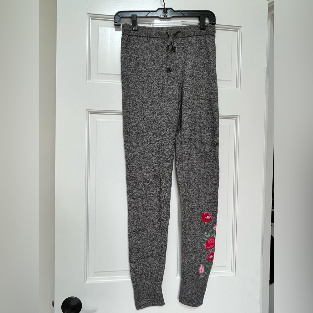 Womens marked knit leggings with flowers